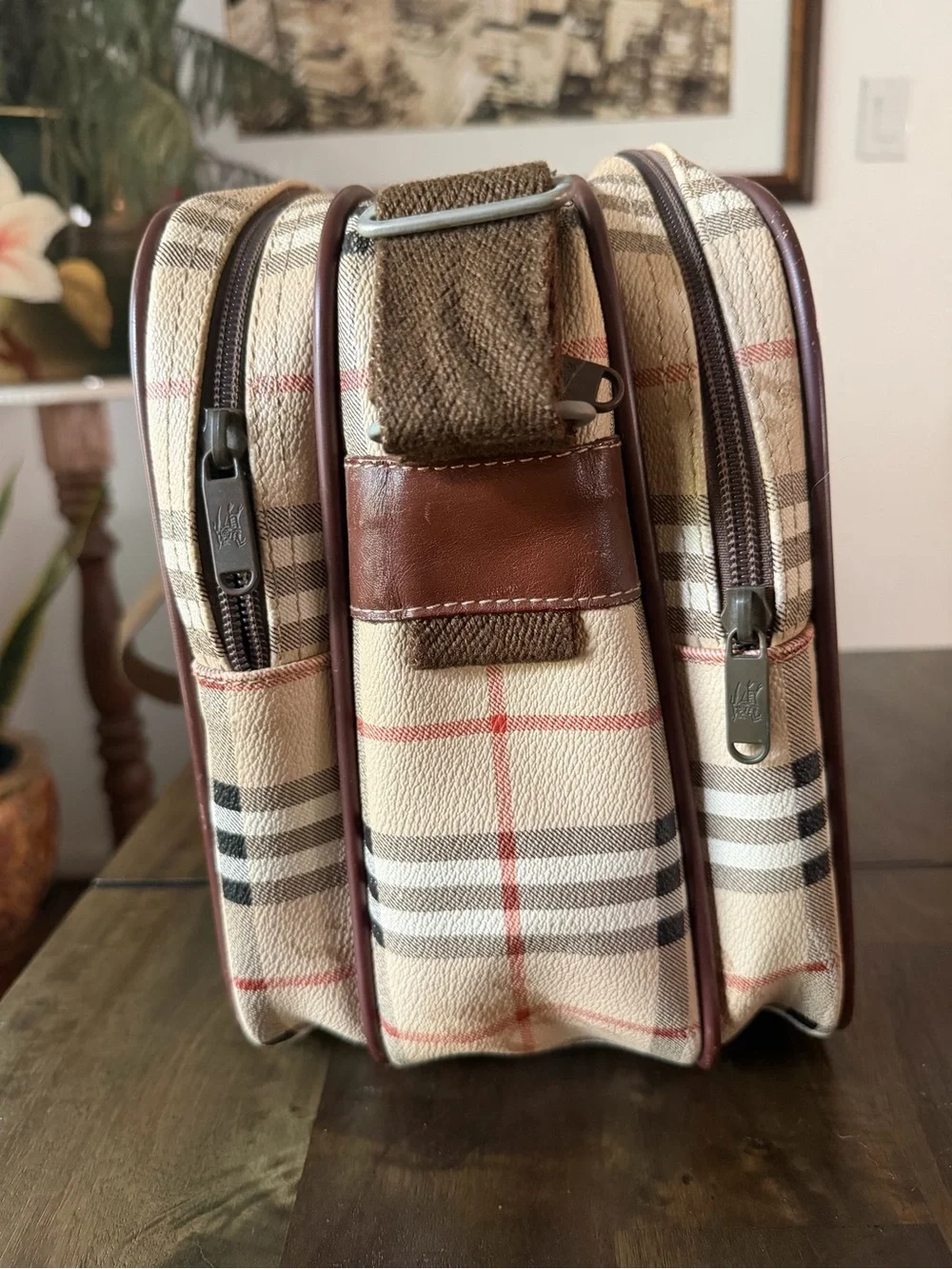 Authentic Vintage Burberrys Nova Check Triple Zip Large Crossbody Messenger Bag